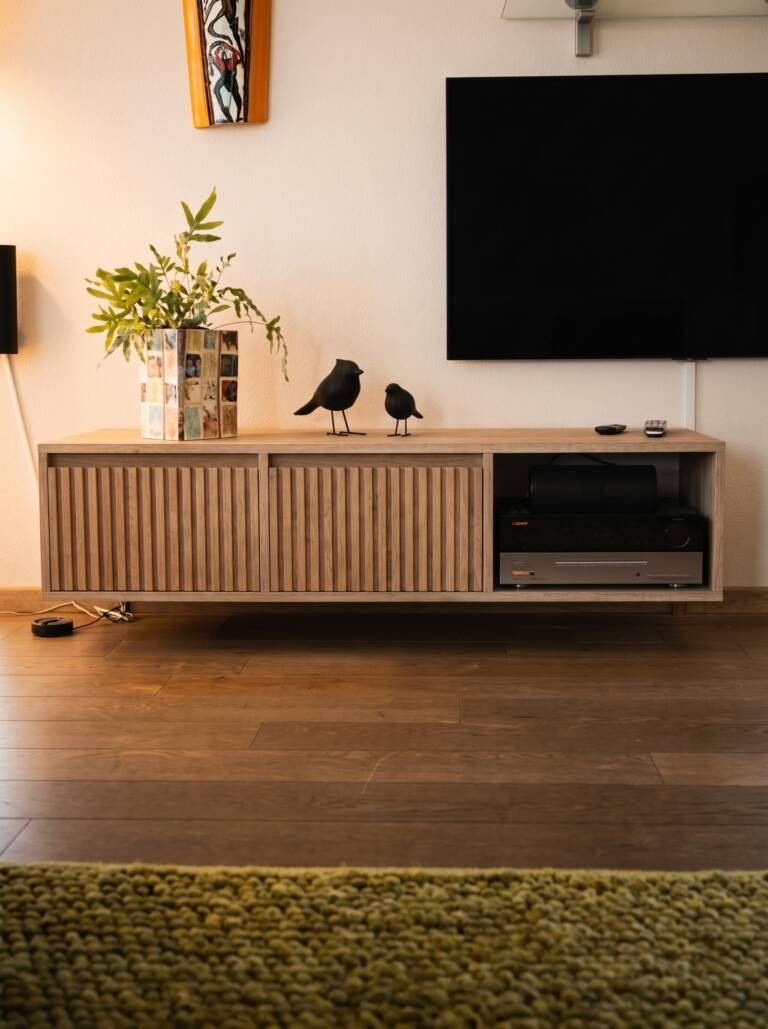Zwevend tv meubel met 2 lades ribbelfront massief eiken