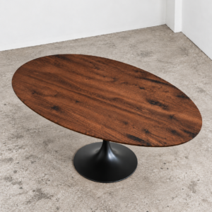 Ovale eettafel noten massief op tulip poot