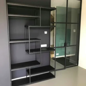 Zwarte industriële kast Staal met hout